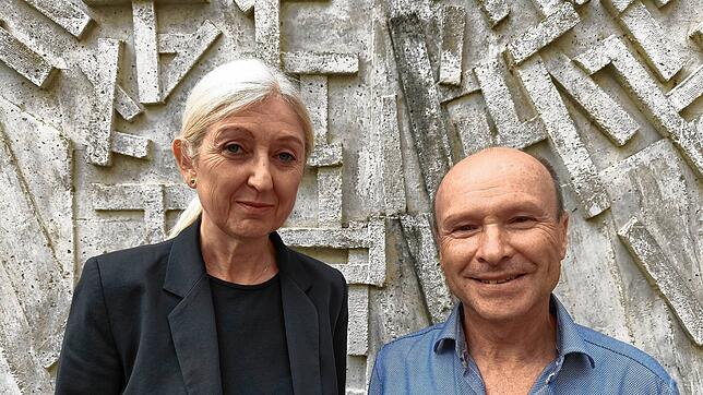 Historikerin Carmen Scheide mit Museumsleiter Rüdiger Specht. Sie haben über August Kratt geforscht.