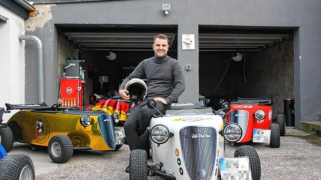 Mikel Brito organisiert mit seinem Team in der Region Touren mit Mini-Hotrods. Vor kurzem kam es bei Eigeltingen zu einem Unfall mit den ...