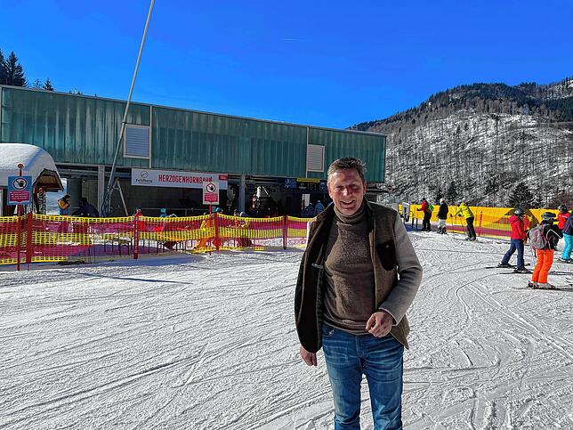 Johannes Albrecht ist Bürgermeister der Gemeinde Feldberg und will das touristische Angebot ausbauen und stabilisieren. Dafür sind unter ...