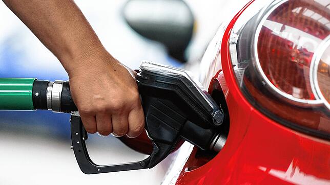Der ADAC warnt ab 2027 vor stark steigenden Spritpreisen.