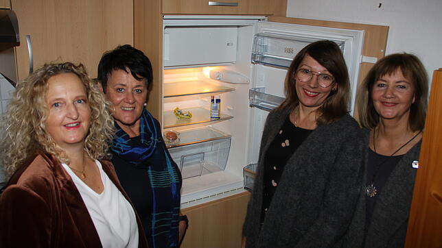 Manchmal fehlt sogar das Geld für den Kauf von Lebensmitteln. Der SkF unterstützt Familien in Not. Birgit Zillich (von links), Rosemarie ...