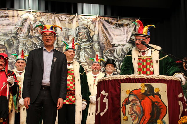 Bild 3: Cem Özdemir ist da! Die Bilder zum Empfang des Beklagten beim Narrengericht in Stockach (2)
