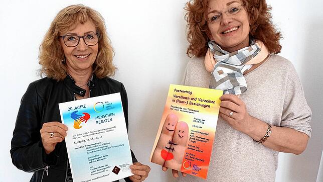 Feiern abgesagt aber wieder persönliche Beratung: Maria Fischer-Hülser (links) und Anne Katrin Kuhn vor der Corona-Krise mit hinfälligen ...
