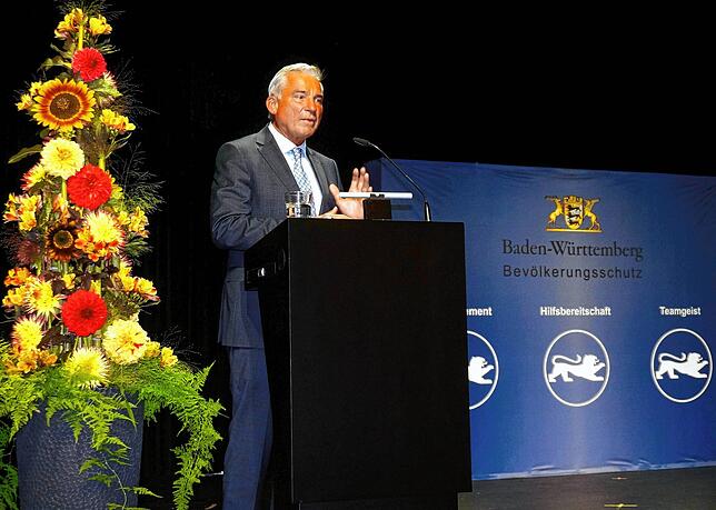 Innenminister Thomas Strobl bei seiner Ansprache in der Waldshuter Stadthalle anlässlich der Verleihung der Auszeichnung ...