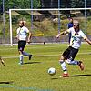 Der Schönwälder Luca Schmid (am Ball) versucht, sich gegen Manuel Martin und Johannes Scherer (rechts) durchzusetzen. Schönwald tat sich ...