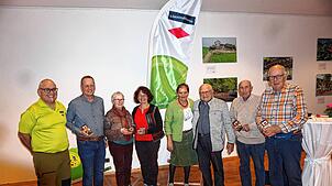 Sie haben den Schwarzwaldverein mitgeprägt: Vorsitzender Jens Fischer (von links), Karlheinz Rontke, Gaby Vogt, Helene Stefan, Rita ...