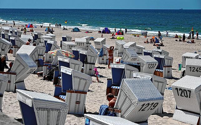 Strandkörbe auf Sylt: Hier ist Urlaub möglich.