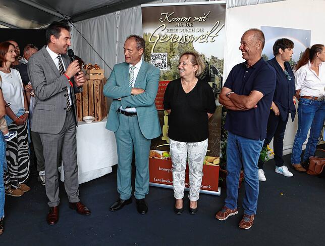 Bild 3: Sponsorenempfang beim Fest der Pferde vom Garten ins VIP Zelt