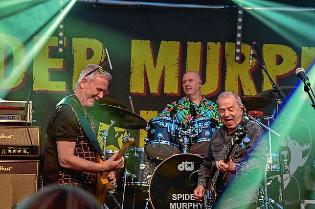 Bild 5: 1000 Besucher feiern mit der Spider Murphy Gang