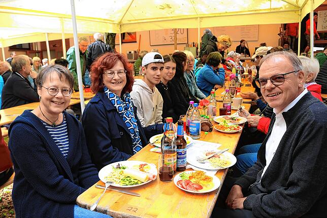 Bild 13: Drei Tage lang feierte Unadingen das Geranienfest