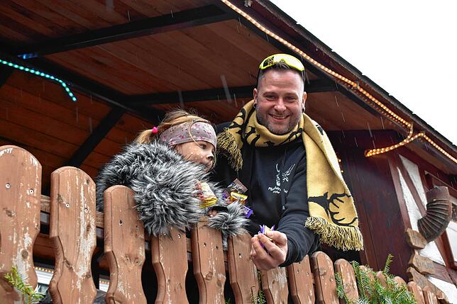 Bild 22: Der große Sonntagsumzug durch das Tal &ndash; hier sind die Bilder