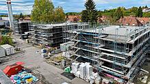 Ein Blick von oben auf das Neubauprojekt Sierenmoos Süd auf dem Gelände des Klinikums Konstanz: Hier entstehen 40 Personalwohnungen, die ...