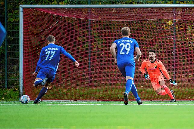 Bild 2: SV 08 Laufenburg muss sich mit 1:1 gegen SV Endingen begnügen &ndash; und wir haben Bilder!