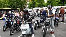 (Archivbild) Herren mit Hemd und Fliege auf Motorrädern: Was hat es mit dem Distinguished Gentleman&lsquo;s Ride auf sich?