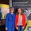 Freudlose Erfahrung: Barbara Zander (65, links) und Bettina Rosenberger (61) in der Ausstellung im Stuttgarter Landesarchiv, die bis 6. ...