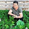 Michaela Berthold-Sieber fühlt sich inmitten des Giersch wohl. Die Kräuterexpertin und Vorsitzende des Obst- und Gartenbauverbandes ...
