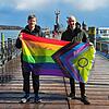 Die Vorstände des CSD in Konstanz e.V., Burkhard Lehner (links) und Michael Saur, mit der Regenbogenflagge vor der Imperia. Gleichzeitig ...