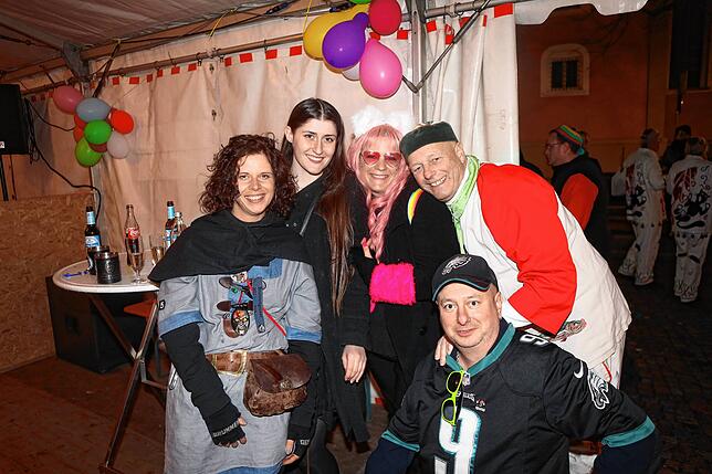 Bild 19: Große närrische Sause beim Seenarrentreffen 2024 in Allensbach