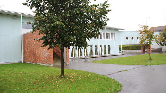 Die Schreienesch-Schule wartet schon lange auf einen Neubau, auch eine neue Mensa. Seit dem Schuljahr 2018/19 hätten eigentlich ...