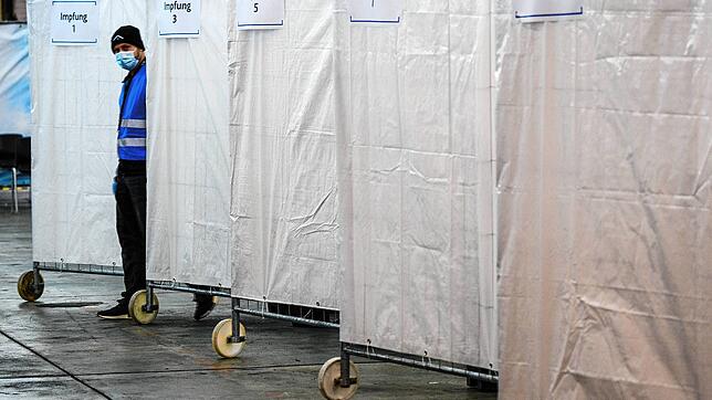 Das Impfzentrum für den Kreis Waldshut soll in der Stadthalle in Tiengen eingerichtet werden. Unser Bild zeigt ein Probe-Impfzentrum in ...