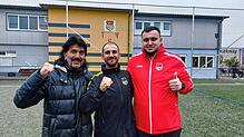Fußballchef Aydo Kir (von links), Dreifachtorschütze Daniel Kanas und Trainer Shkelzen Kelmendi freuen sich über das deutliche 5:1 im ...