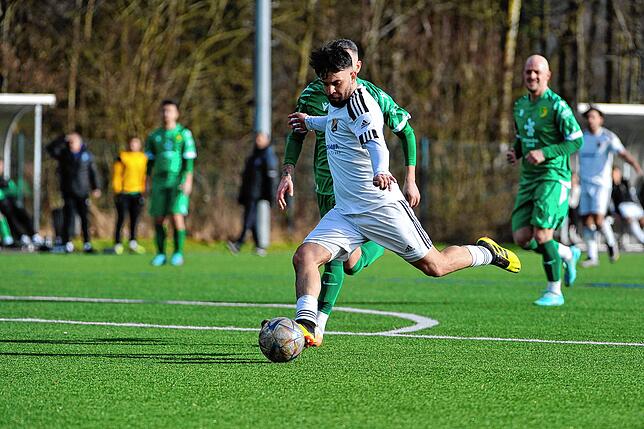 Bild 1: U23 des SV 08 Laufenburg siegt 2:1 gegen den SV Herten &ndash; und wir haben Bilder!