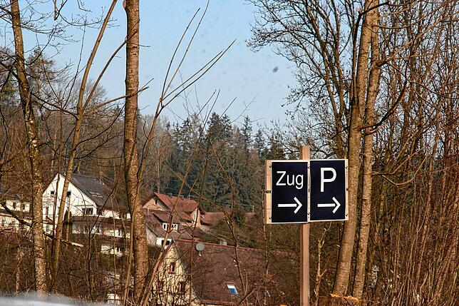 Bild 19: Erster Halt nach 50 Jahren! Bilder von der Eröffnung des Haltepunktes Zizenhausen