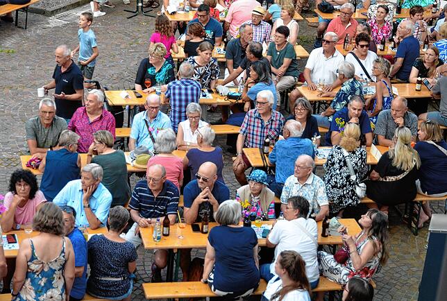 Bild 42: Five Senses sorgen für Unterhaltung auf dem Markdorfer Schlossplatz – hier gibt's die Bilder!