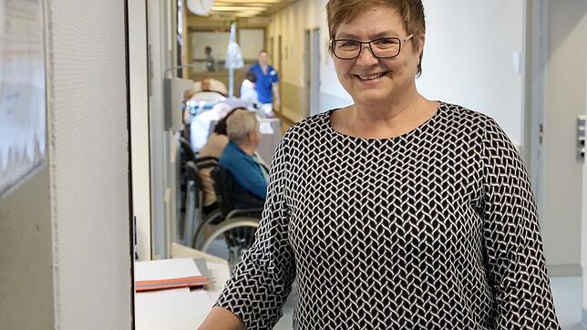 Prozesse analysieren, um sie dann zu optimieren: Margita Geiger ist derzeit mehr im Krankenhaus unterwegs als am Schreibtisch.