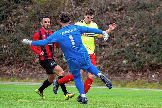 Bild 15: FSV Rheinfelden feiert 12:0-Kantersieg gegen Freiburger FC U23 &ndash; und wir haben Bilder!