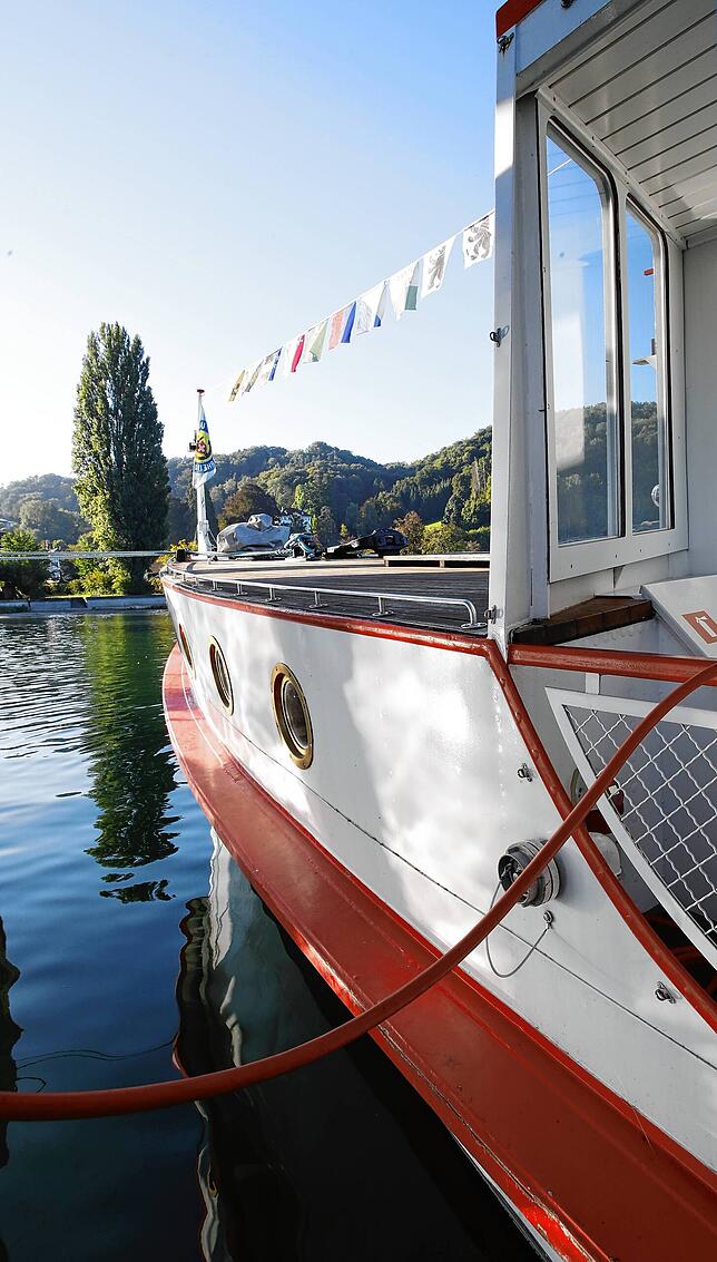Bild 1: Die stählerne Lady ist 100 Jahre alt: Das Motorschiff Konstanz fährt unter Schweizer Flagge