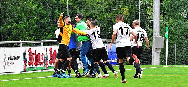 Bild 4: SV Herten bejubelt einen knappen und glücklichen Sieg bei der SG Mettingen/Krenkingen &ndash; und wir haben die Bilder!