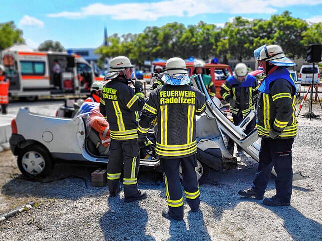 Bild 20: Alle Bilder von der Schauübung mit vielen Besuchern (Teil 2)
