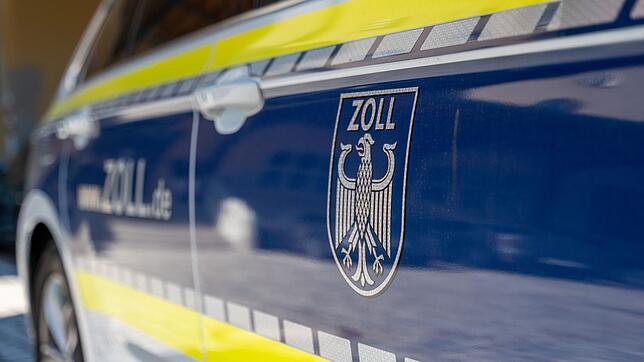 Die Polizei ermittelt nach dem Fund des Zolls zur genauen Herkunft der exotischen Vogeleier. (Symbolbild)