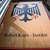Das Robert-Koch-Institut in Berlin bewertet das Risiko der Ausbreitung des Corona-Virus in Deutschland.