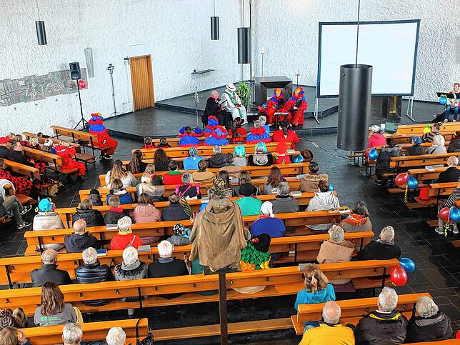 Bild 18: Großer Jubiläumsumzug der Narren in Niedereschach – Teil 1
