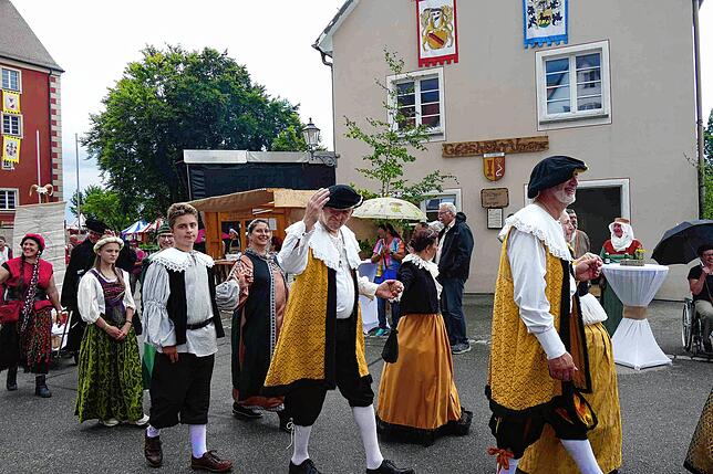 Bild 15: Tausende Besucher tauchten beim siebten "Stettener Spectaculum", 25.-27. Juli, ins Mittelalter ein