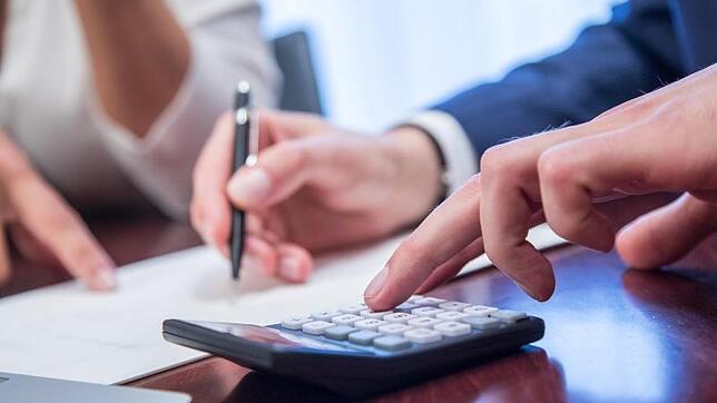 Die Höhe des Arbeitslosengeldes hängt von vielen Faktoren ab. Was ist aber der Höchstbetrag?