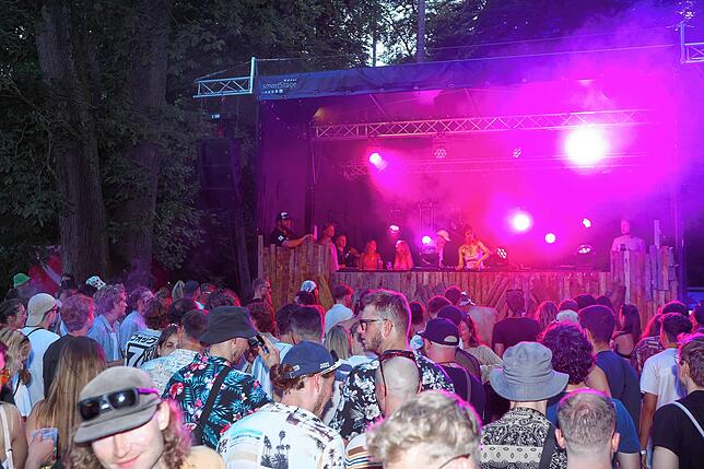 Bild 38: Ein Tag, zwei Bühnen und jede Menge Elektro-Liebe! Bilder vom Mini-Festival in Konstanz
