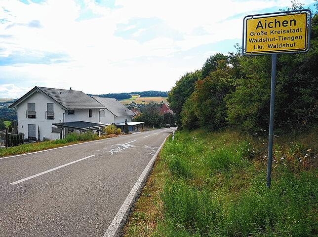 Wunsch I: An Aichens Ortseinfahrt von Krenkingen kommend soll eine „Insel“ Schnellfahrer bremsen und zusätzlich etwas gegen ...