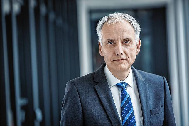 Rolf Breidenbach ist seit Mitte März 2025 neuer Vorsitzender des ZF-Aufsichtsrats. Er war einst Chef von Hella.