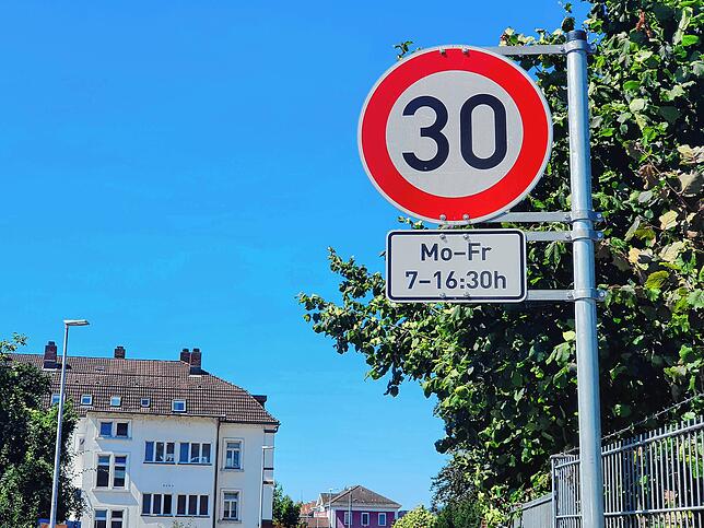 In vier Straßenabschnitten der Großen Kreisstadt Waldshut-Tiengen gilt seit einigen Jahren ein zeitlich begrenztes Tempolimit von 30 ...