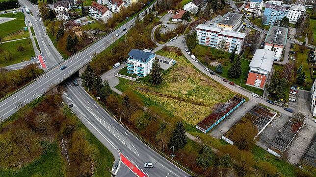Auf dem freien Wiesengelände in der Bussardstraße in Villingen sollte eine Container-Wohnanlage für Flüchtlinge gebaut werden. Doch ...