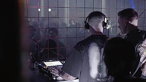 Ziemlich dunkel: Die Sämänner feiern ihr elfjähriges Bestehen mit einer Techo-Party. Die Gemeindehalle verwandelt sich in einen ...