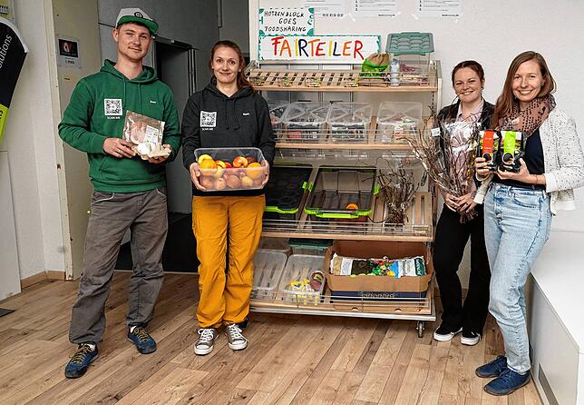 Im Vorraum der Boulderhalle steht auch eine Fairteiler-Station, die gemeinsam mit Foodsharing Waldshut hier aufgestellt wurde und der ...