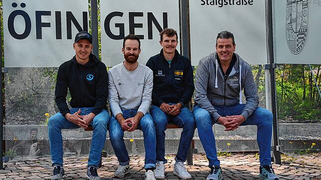Sie freuen sich auf drei Tage Deutsche Straßenmeisterschaft 2023 in der Region und machen beim Erkunden der Rennstrecke auch in Öfingen ...