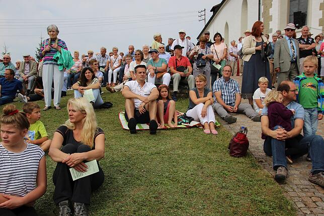 Rund 1000 Gäste kamen zum 161. Eulogiusfest nach Aftholderberg und feierten den Gottesdienst mit.