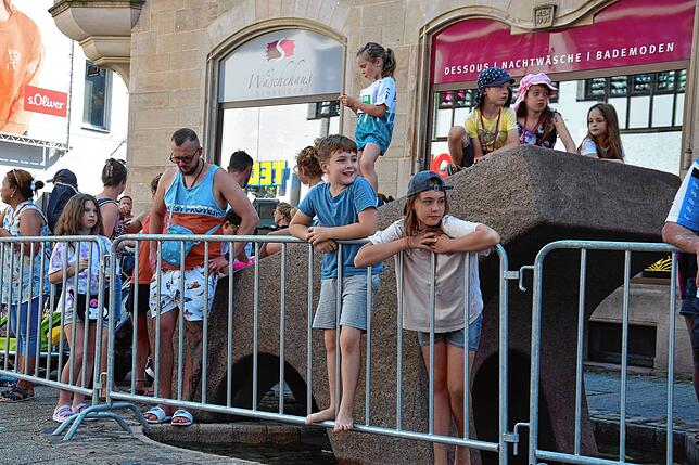 Bild 22: So viele sind beim 14. Trompeterlauf in Bad Säckingen dabei! Hier die Bilder der jüngsten Läufer