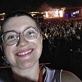 Katharina Vogelbacher hat auf dem Campus-Festival die Stände genauer inspiziert. Dabei ist sie auf viel mehr als das Merchandise ...