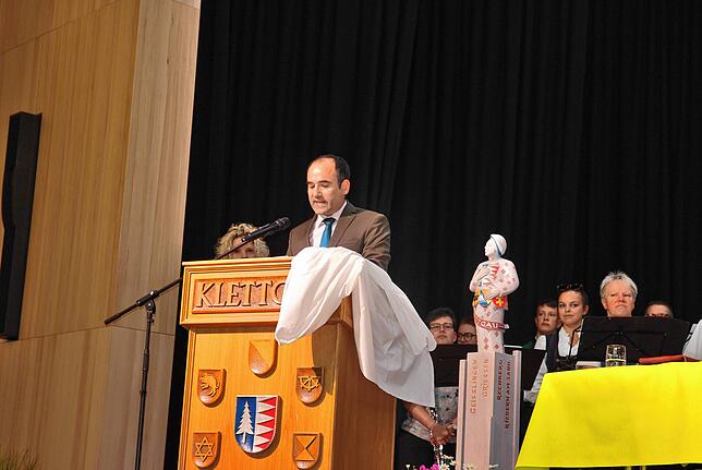 Bild 1: Bilder vom Einweihungsfest der Klettgau-Halle in Geisßlingen